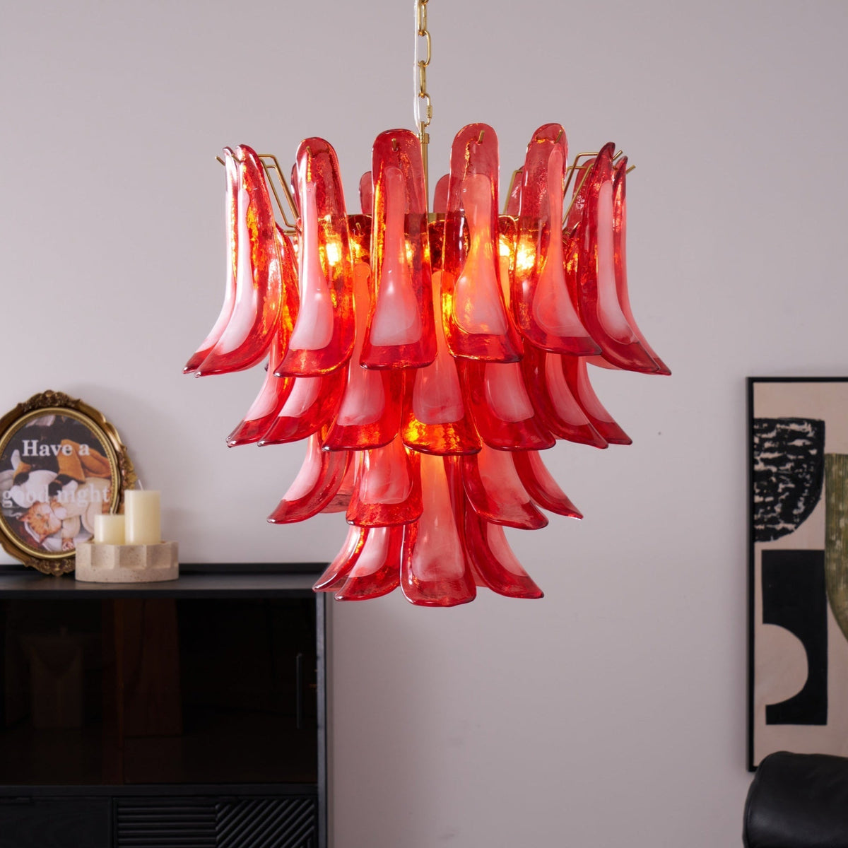 Lustre artístico em vidro de pétalas vermelhas dispostas em camadas Celarine