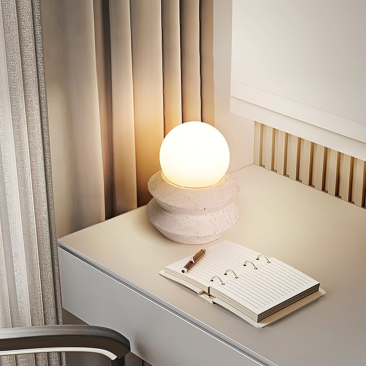 Renaette bordslampa (inbyggt batteri)