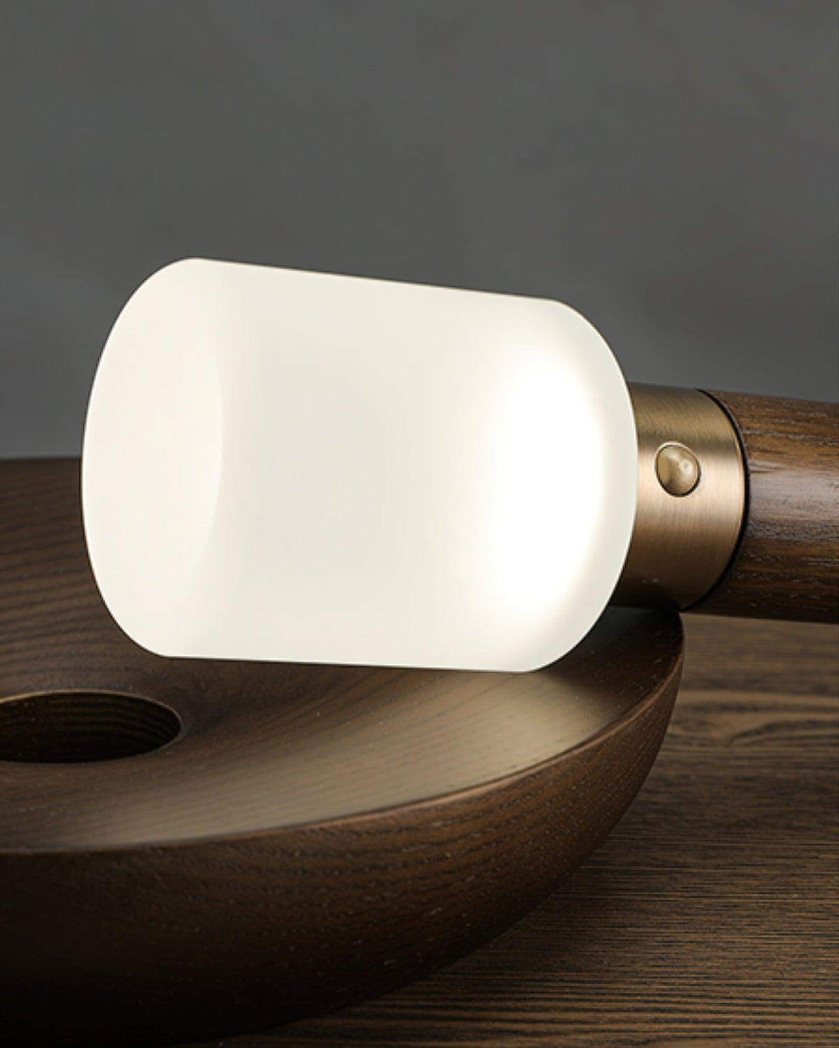 Candeeiro de mesa Lumaice minimalista em madeira