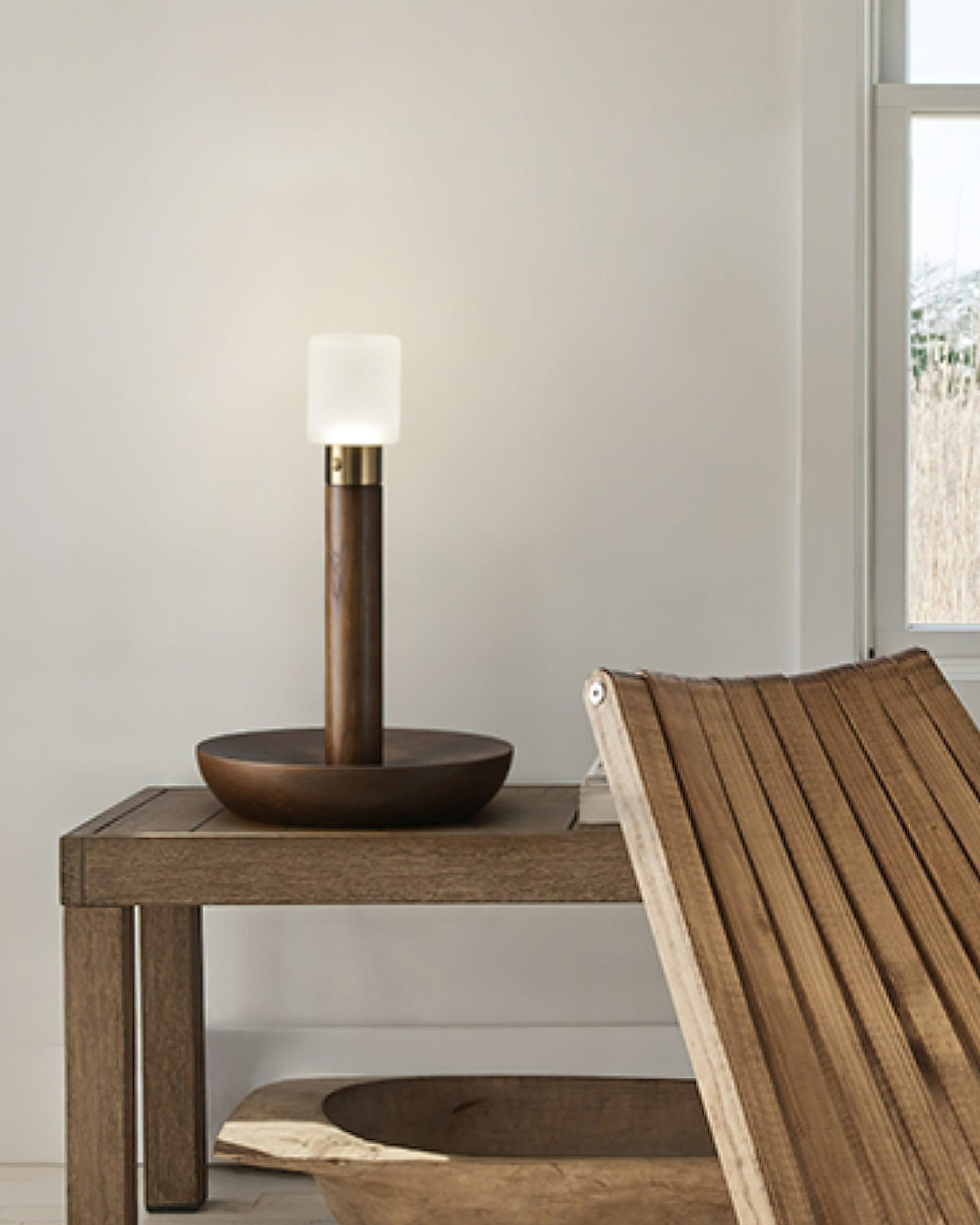 Candeeiro de mesa Lumaice minimalista em madeira