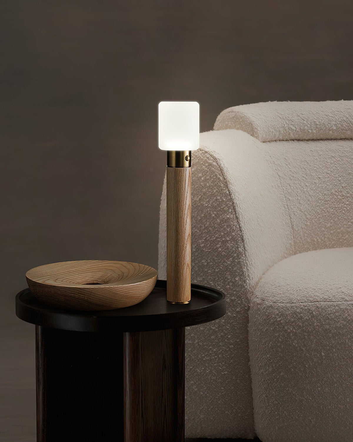 Candeeiro de mesa Lumaice minimalista em madeira