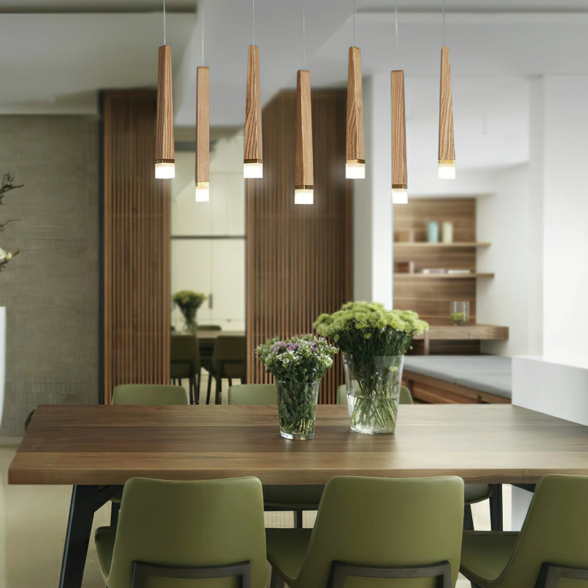Sylielle ljuskrona i trä med vedpinneinspirerad design