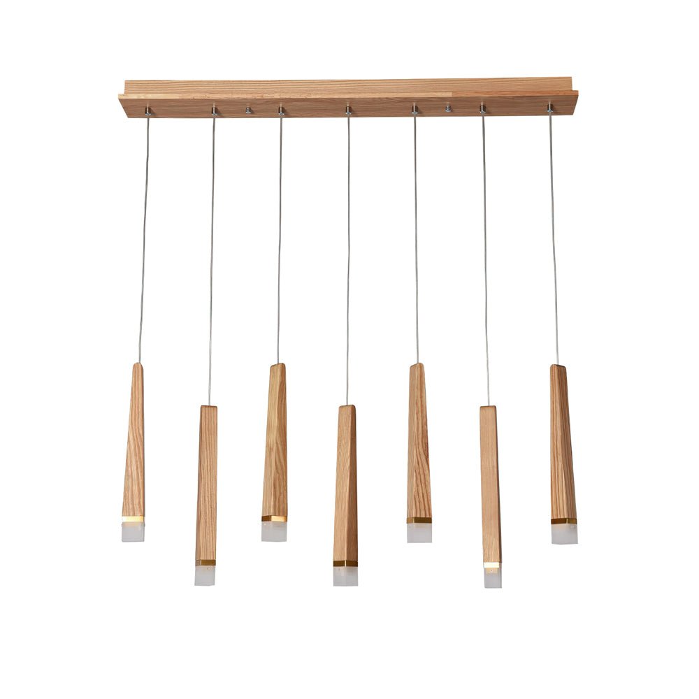 Sylielle ljuskrona i trä med vedpinneinspirerad design