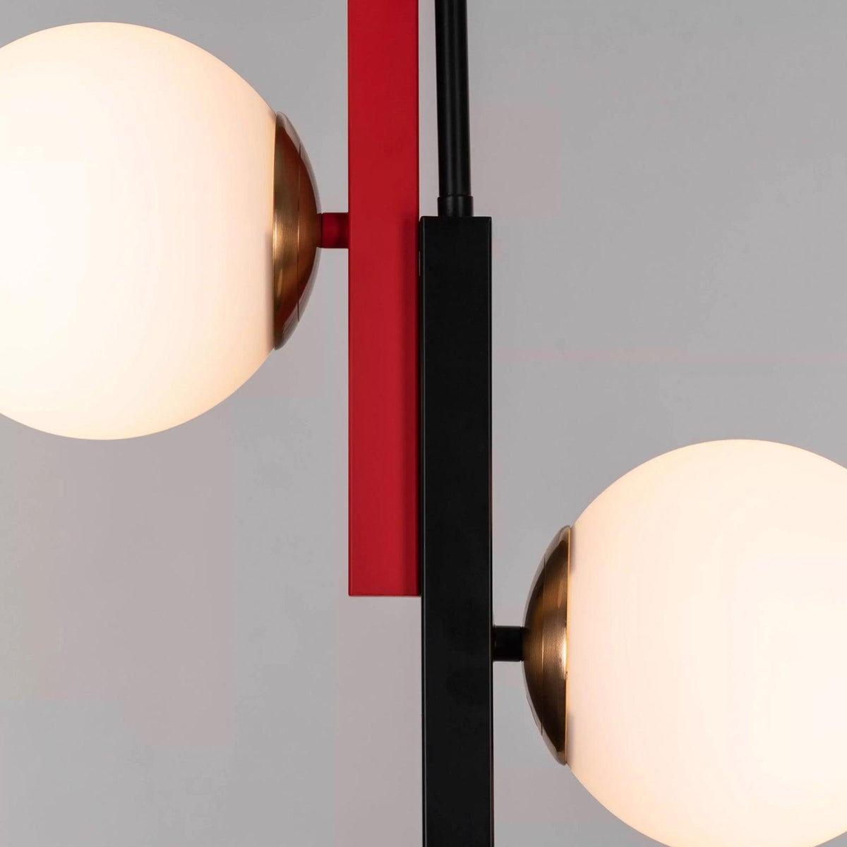 Veveny geometrisk pendellampa med dubbla glober och linjära stänger