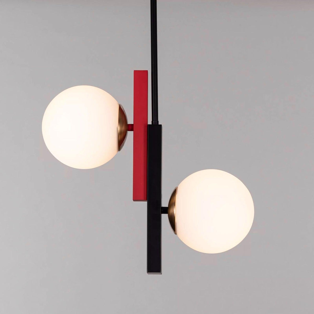 Veveny geometrisk pendellampa med dubbla glober och linjära stänger