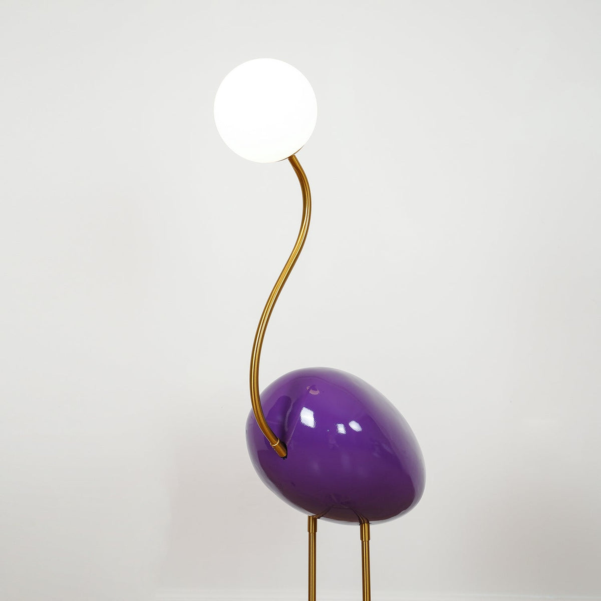 Aveniveria golvlampa