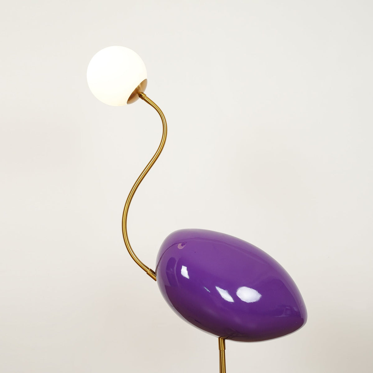 Aveniveria golvlampa