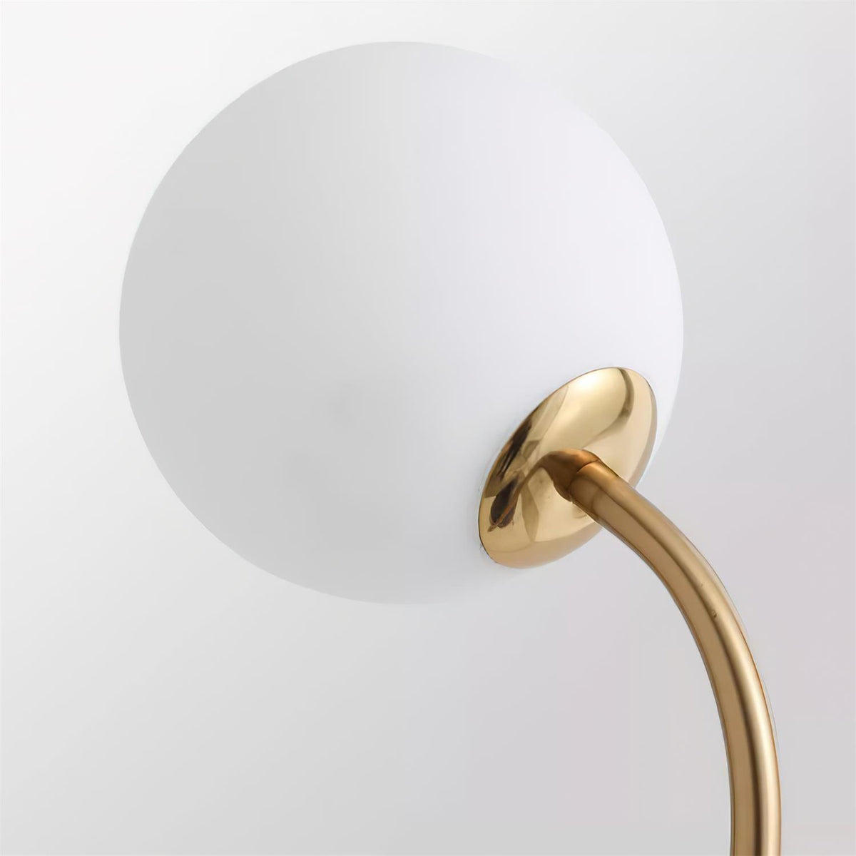 Ilnoren minimalistinen lasikattovalaisin