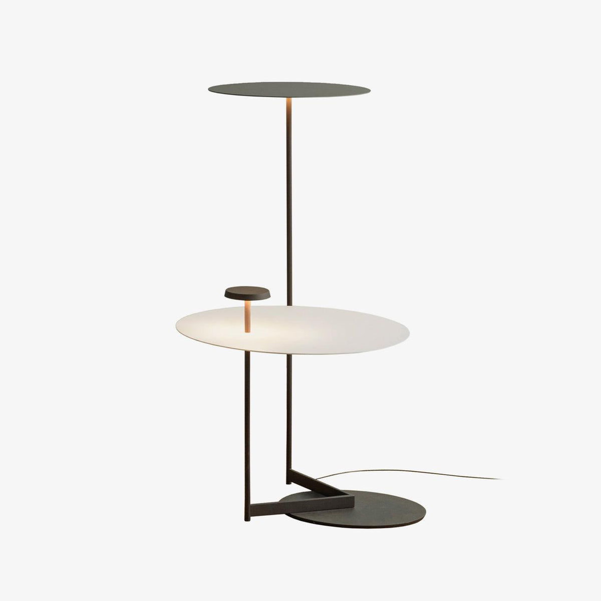 Orvinil skandinavisk golvlampa