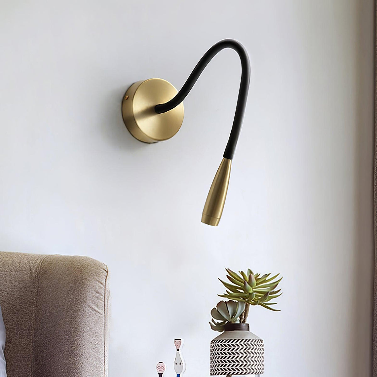 Rivanelle moderne minimalistisk væglampe med stik