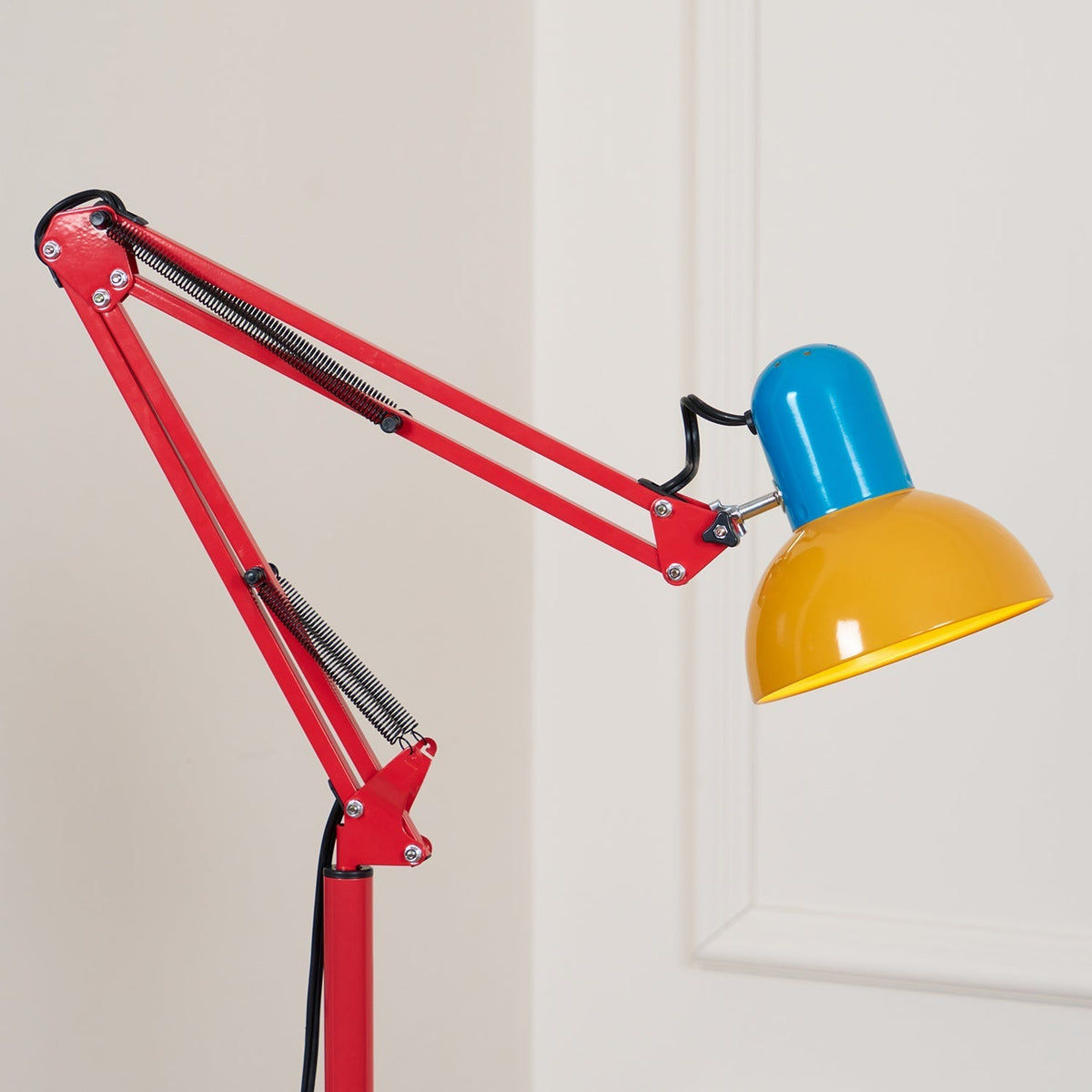 Idoren legesyg gulvlampe