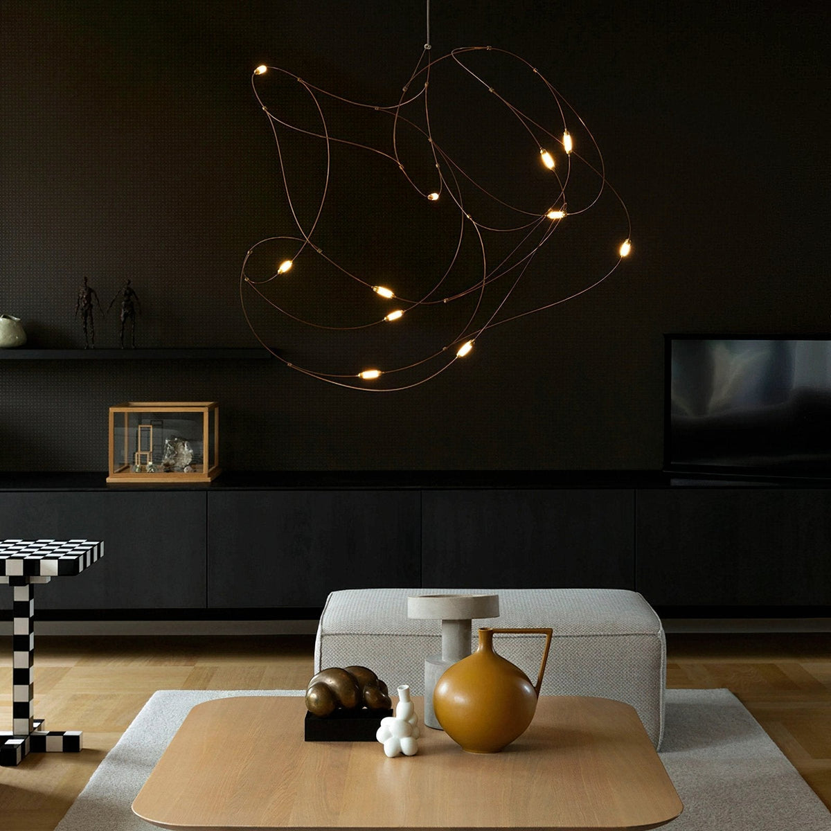 Celes minimalistisk pendellampa i stål