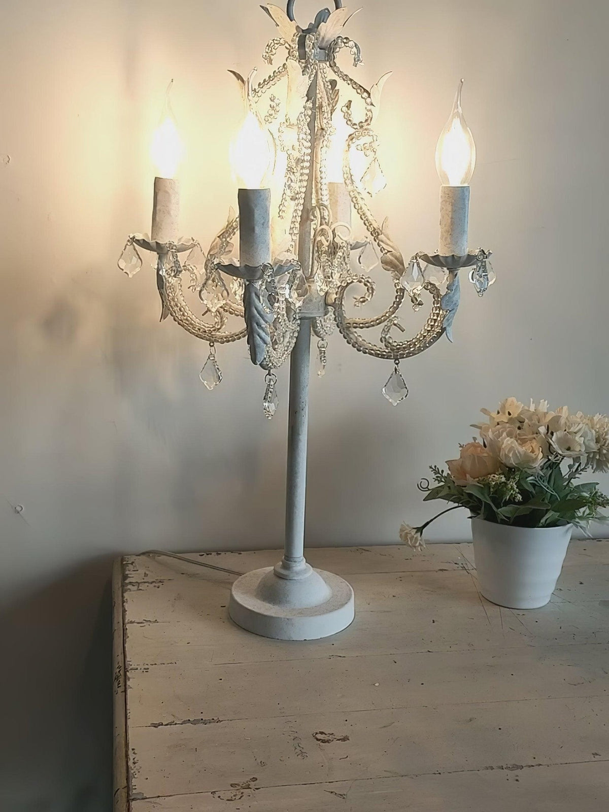 Ahin lyxig bordslampa