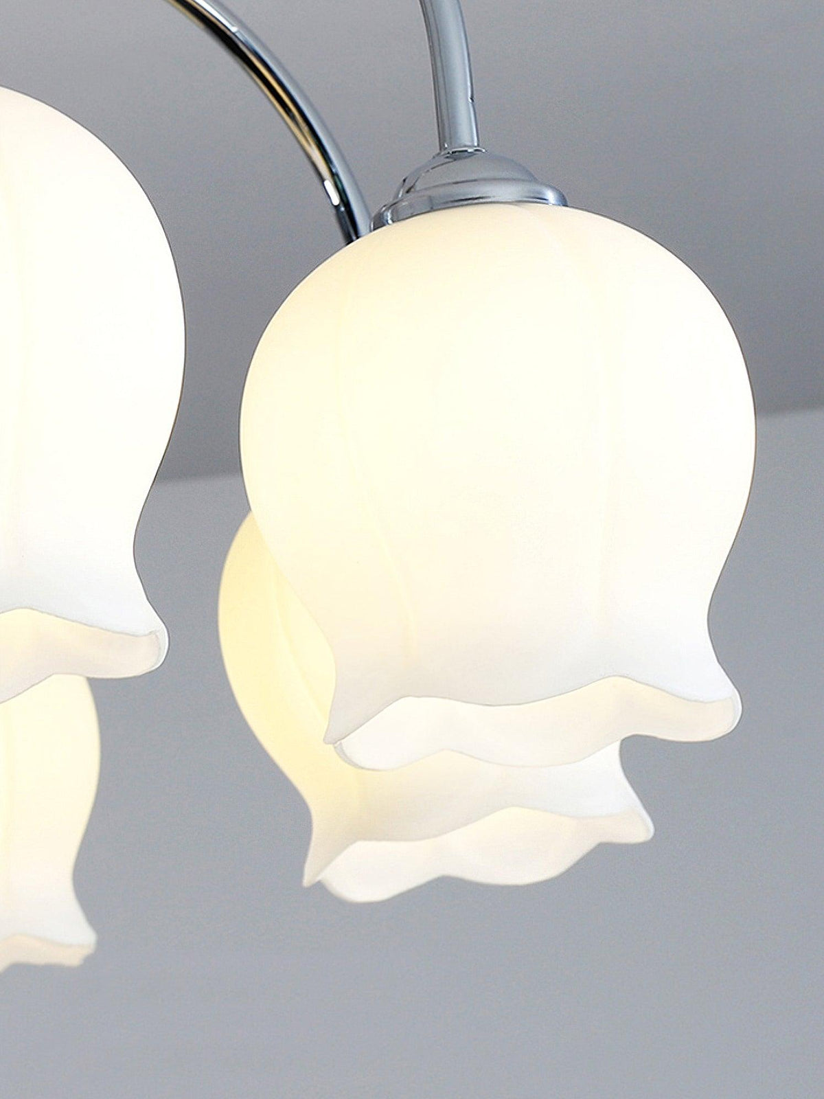 Oldore taklampa i glas med exklusiv elegant blommig design