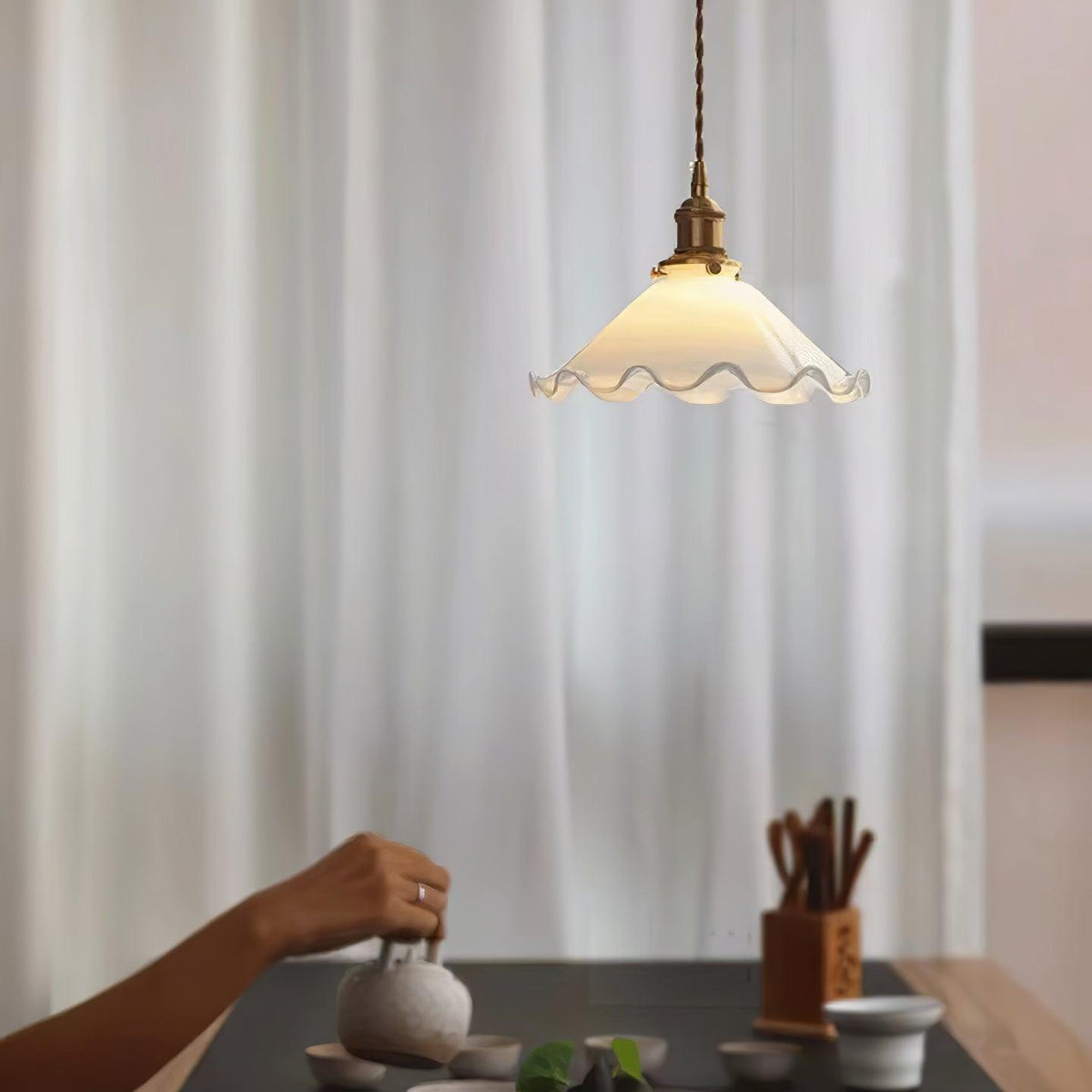 Questa Pendant Lamp Glass Wavy Shade Vintage Living Room