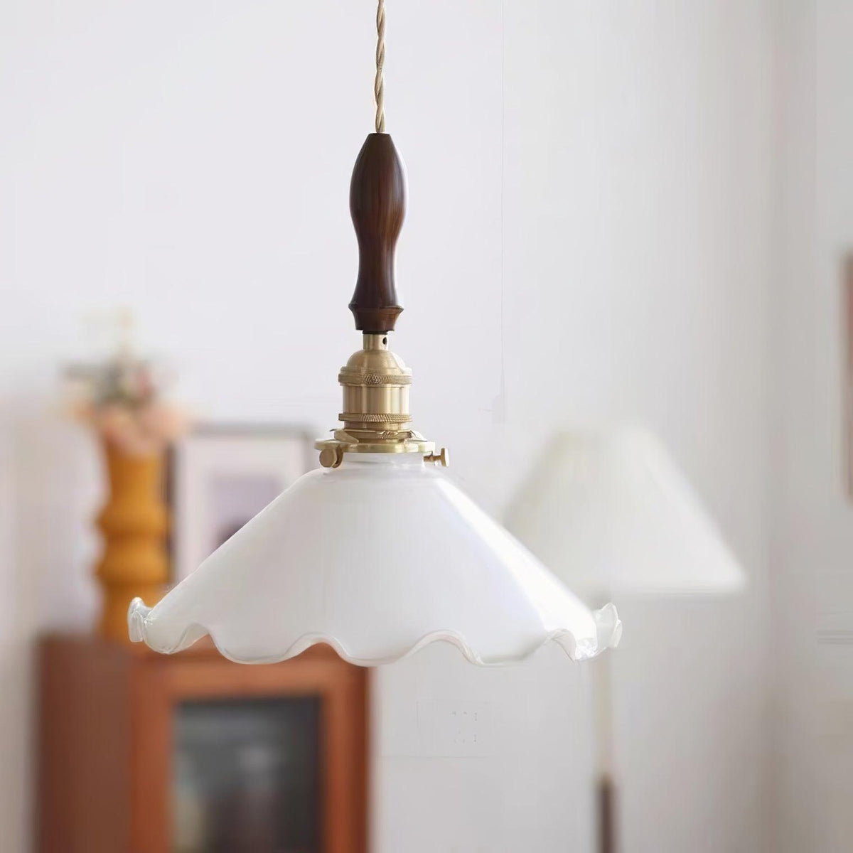 Questa Pendant Lamp Glass Wavy Shade Vintage Living Room