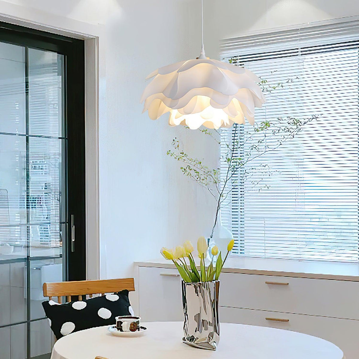 Niv blommig pendellampa