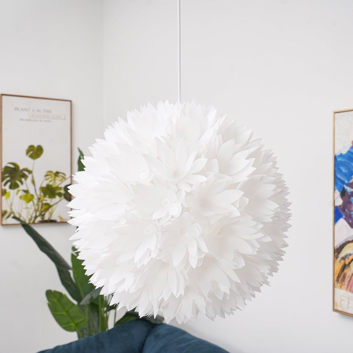 Renuiella Nordic Art -kukkamainen palloriippuvalaisin