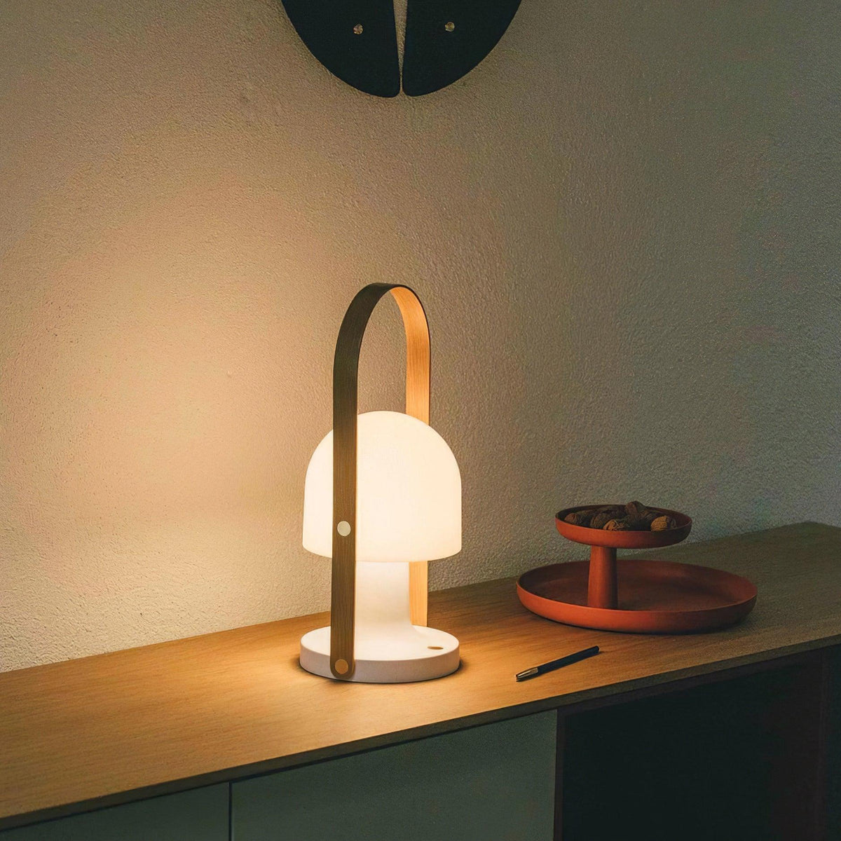 Elaanelle Table Lamp
