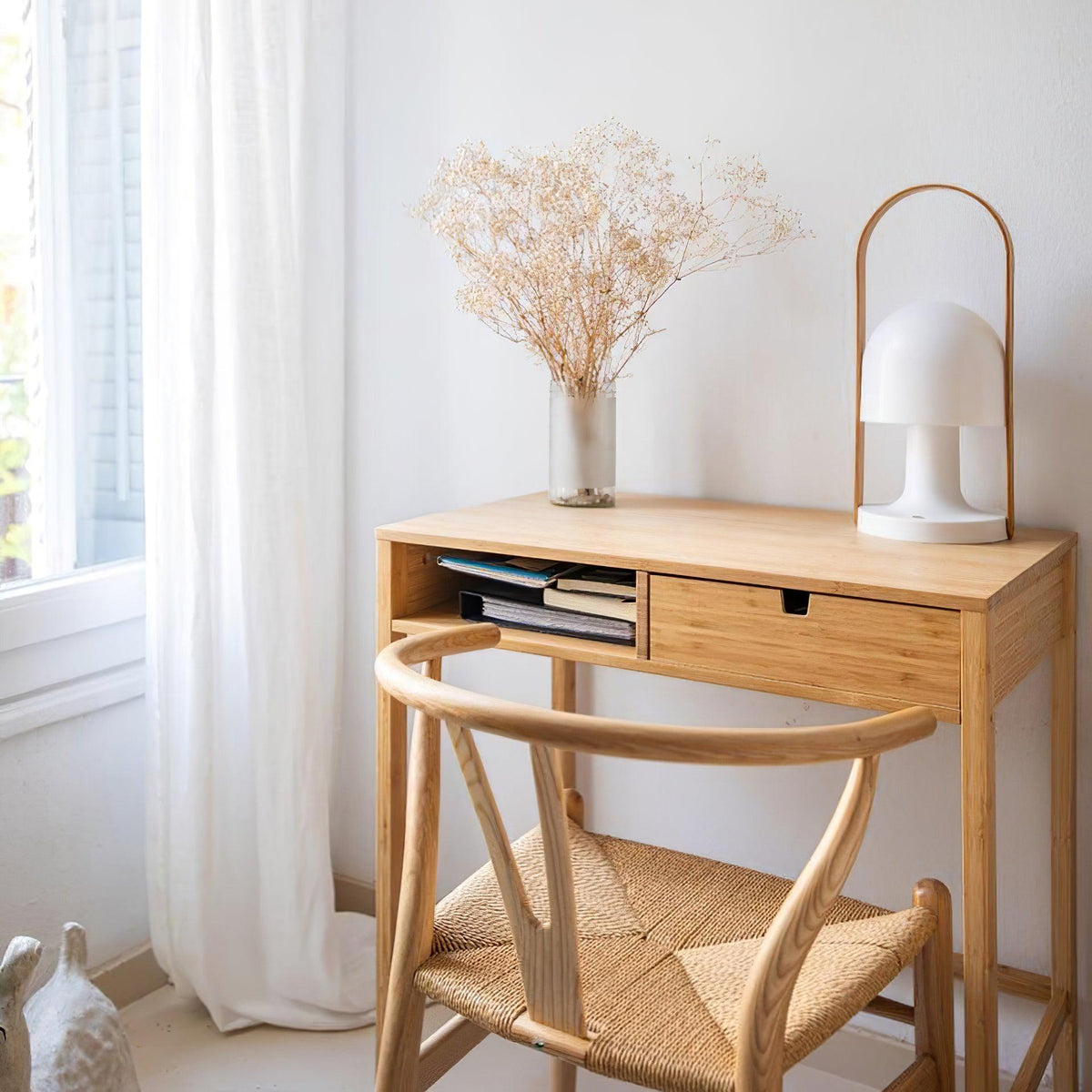 Elaanelle Table Lamp