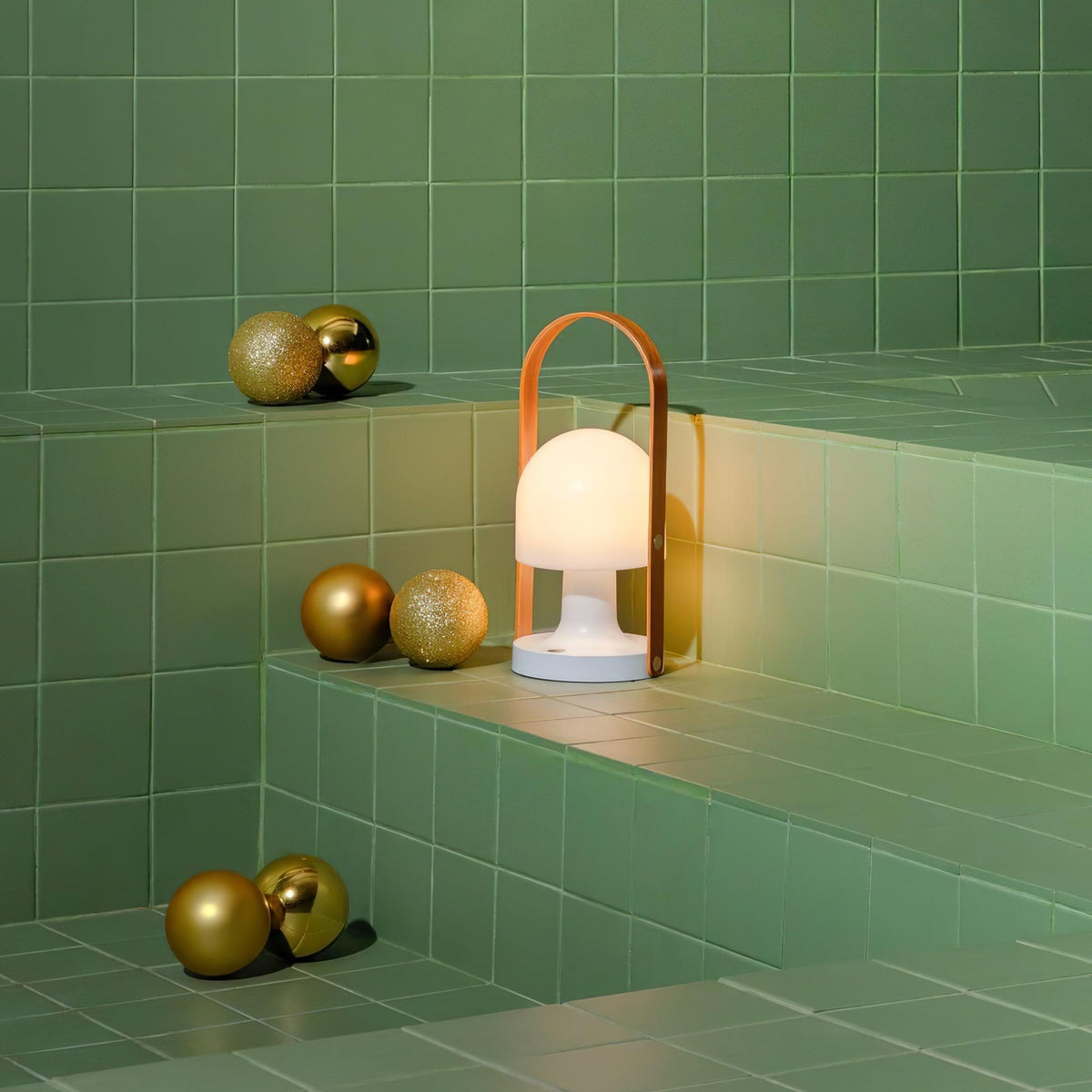Elaanelle Table Lamp
