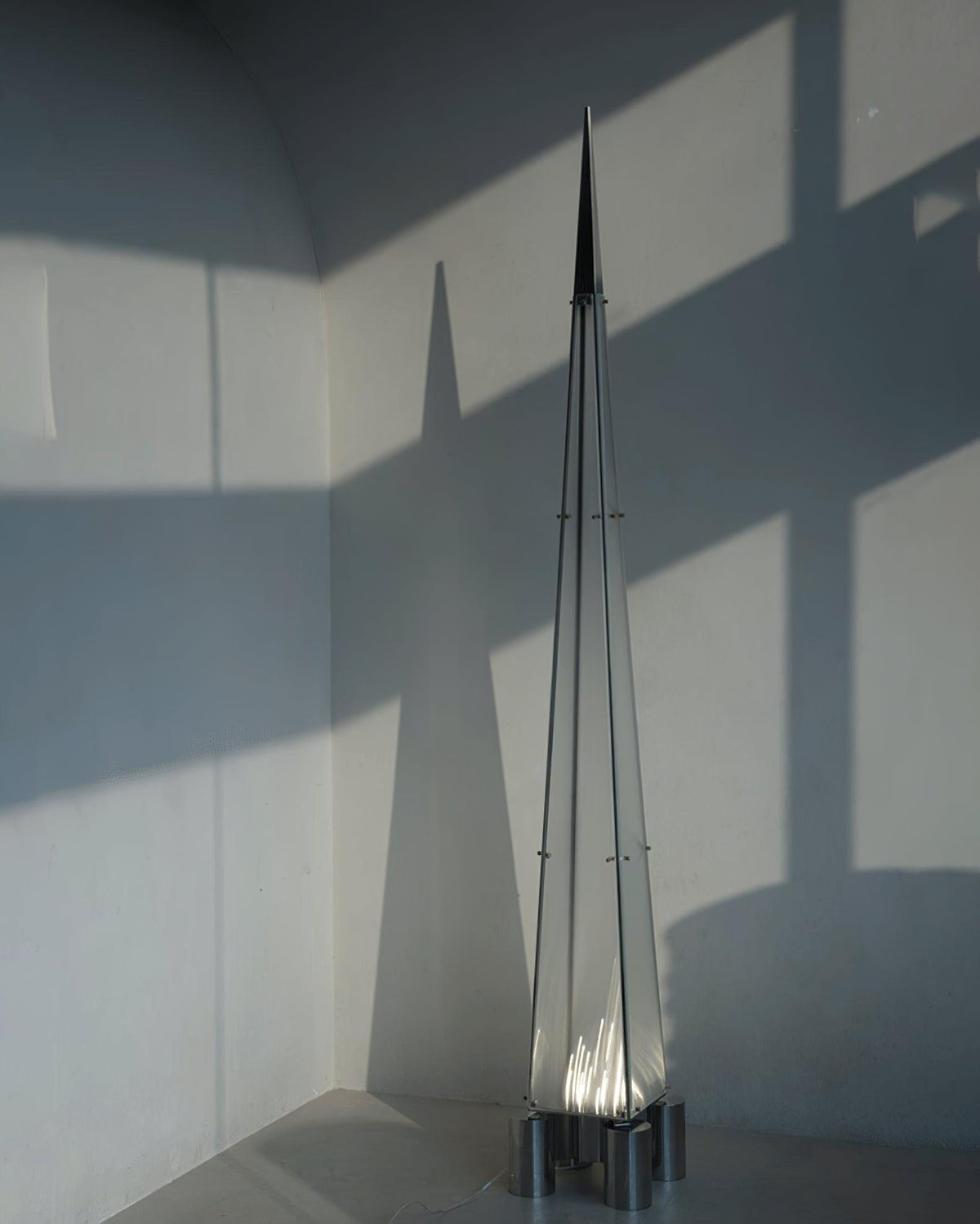 Velelira modern golvlampa i glas