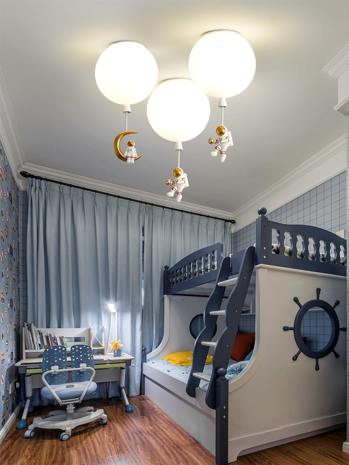 Nirerira loftslampe i akryl med ballon og astronaut, legende design til børneværelset