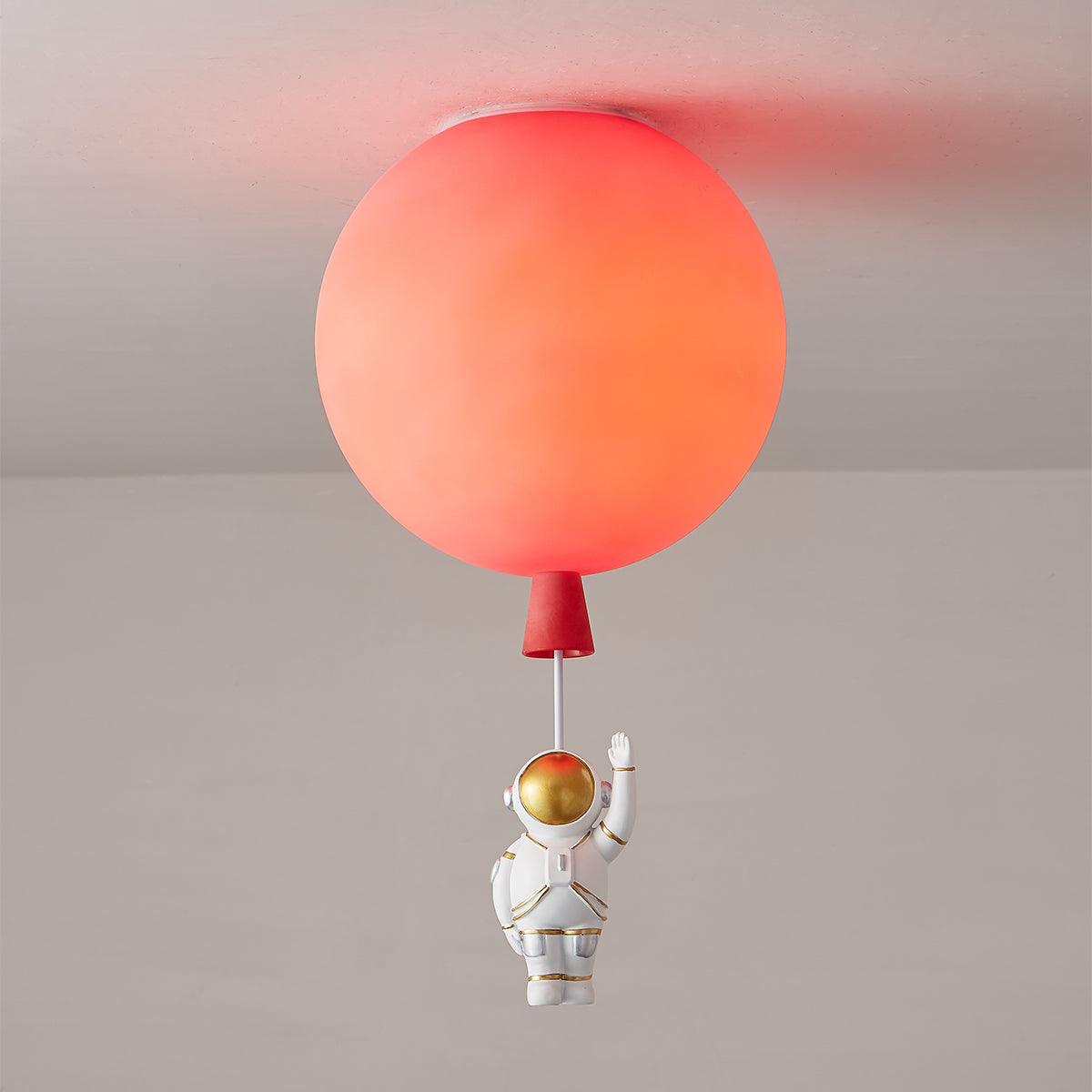 Nirerira loftslampe i akryl med ballon og astronaut, legende design til børneværelset
