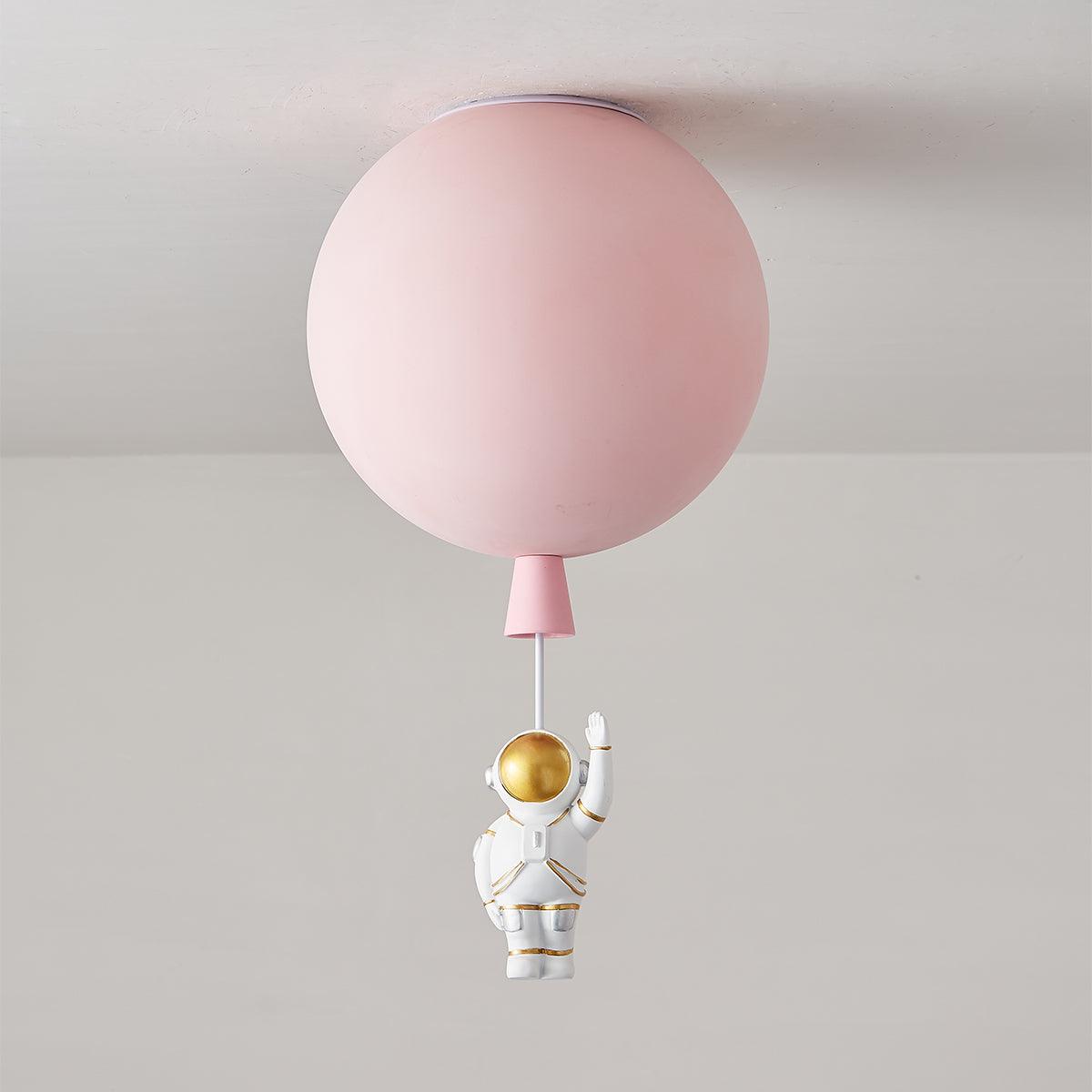 Nirerira loftslampe i akryl med ballon og astronaut, legende design til børneværelset