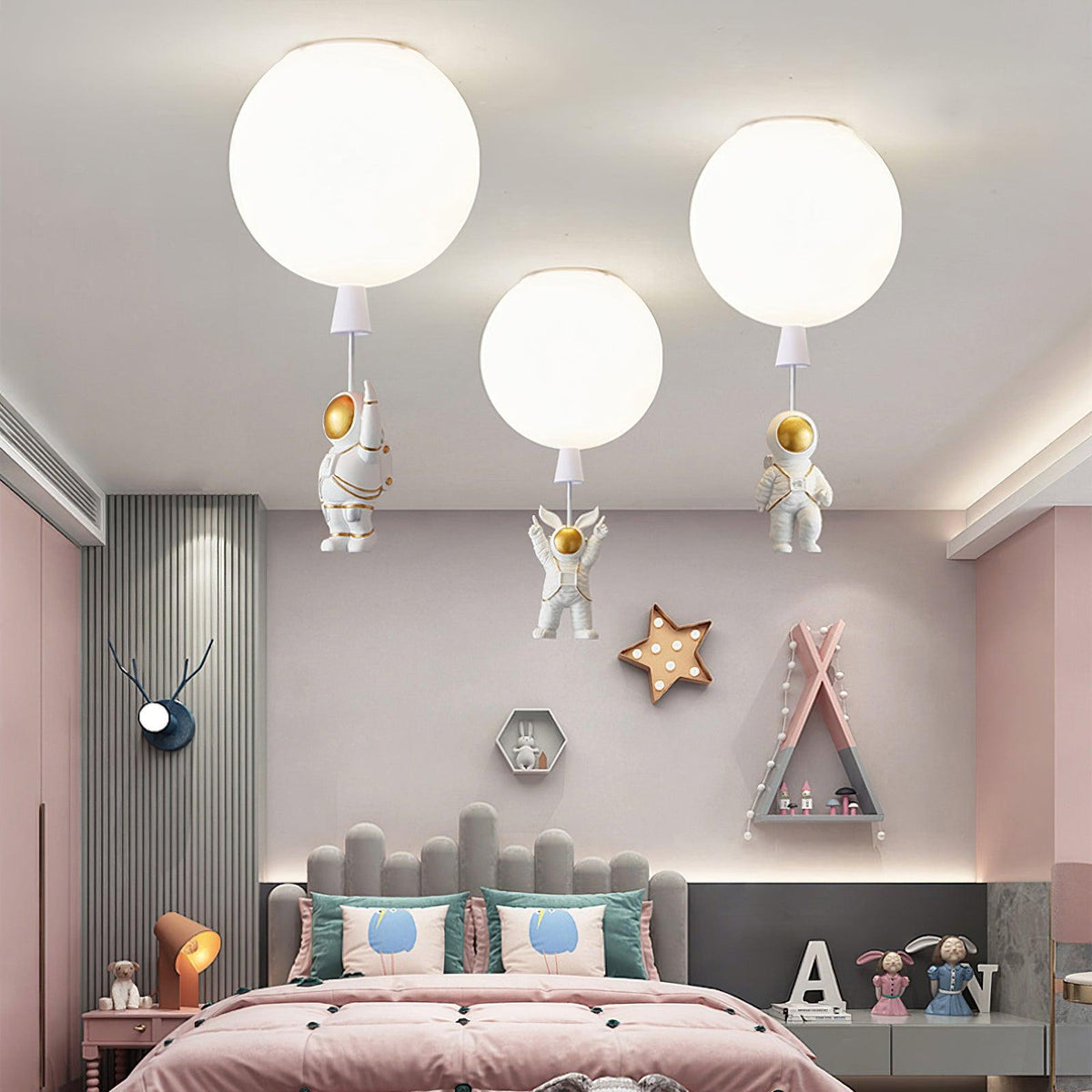 Nirerira loftslampe i akryl med ballon og astronaut, legende design til børneværelset