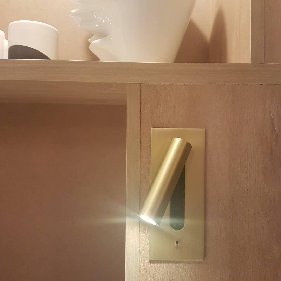 Virixel industriell vägglampa