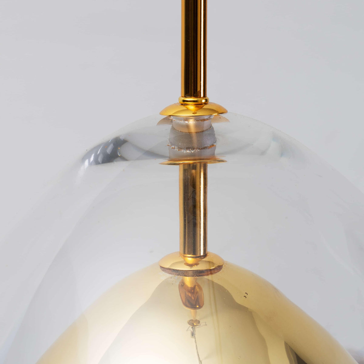 Dera lyxig pendellampa med lätt och elegant design