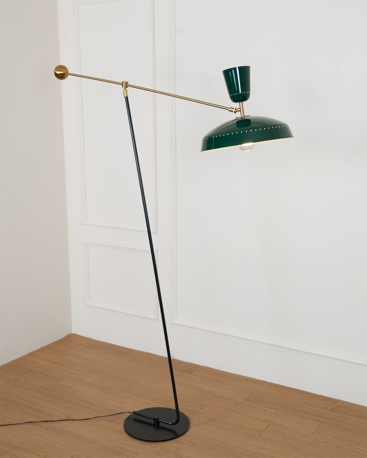 Celeste minimalistisk messinggulvlampe