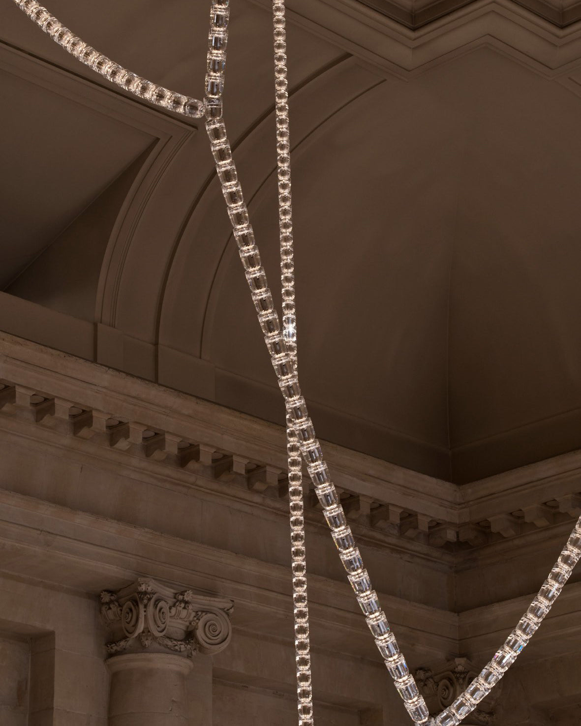 Candeeiro de teto de cristal dourado Nexus