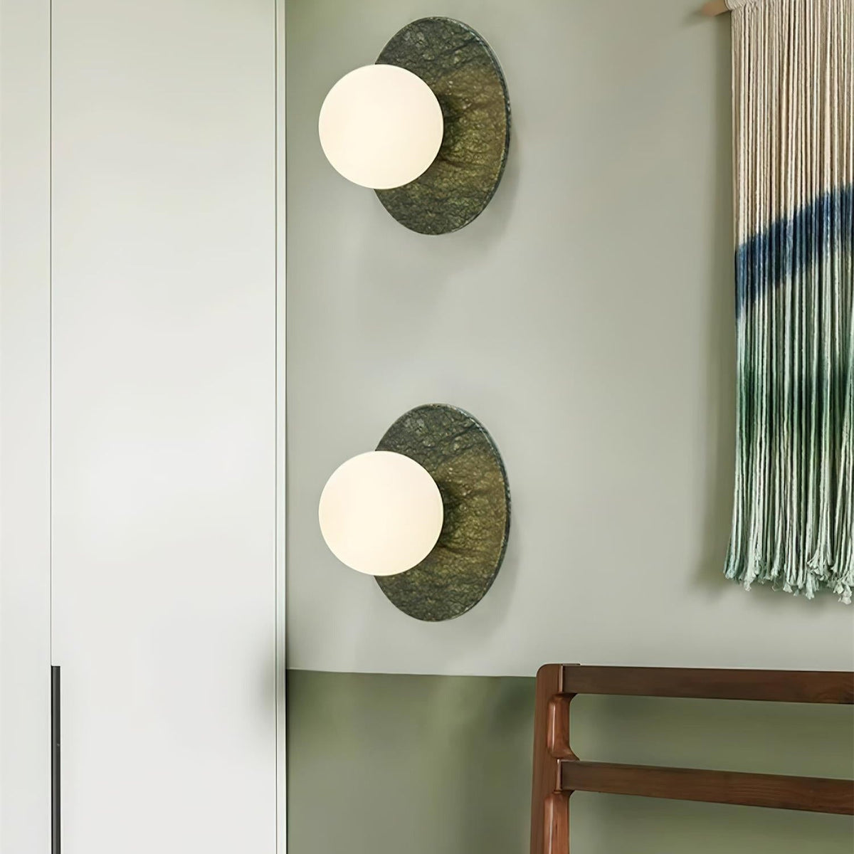 Enox minimalistisk globusvæglampe i marmor
