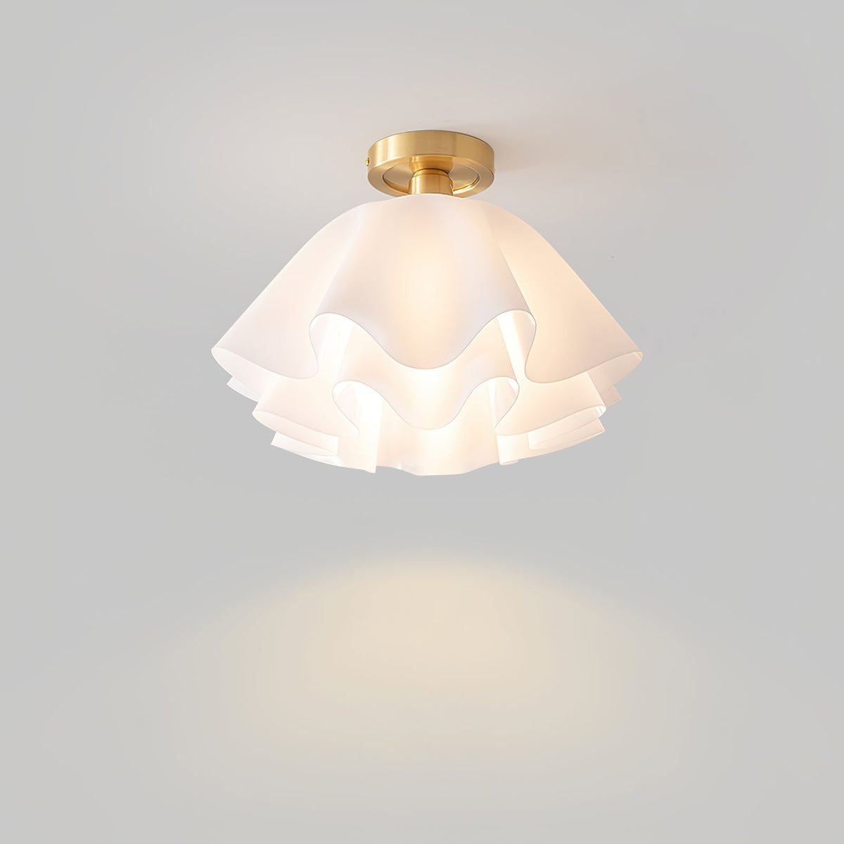 Menro-loftslampe formet som en blomst