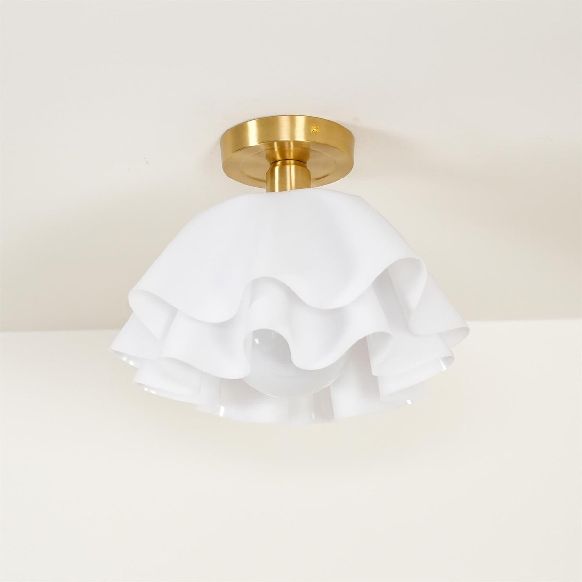 Menro-loftslampe formet som en blomst