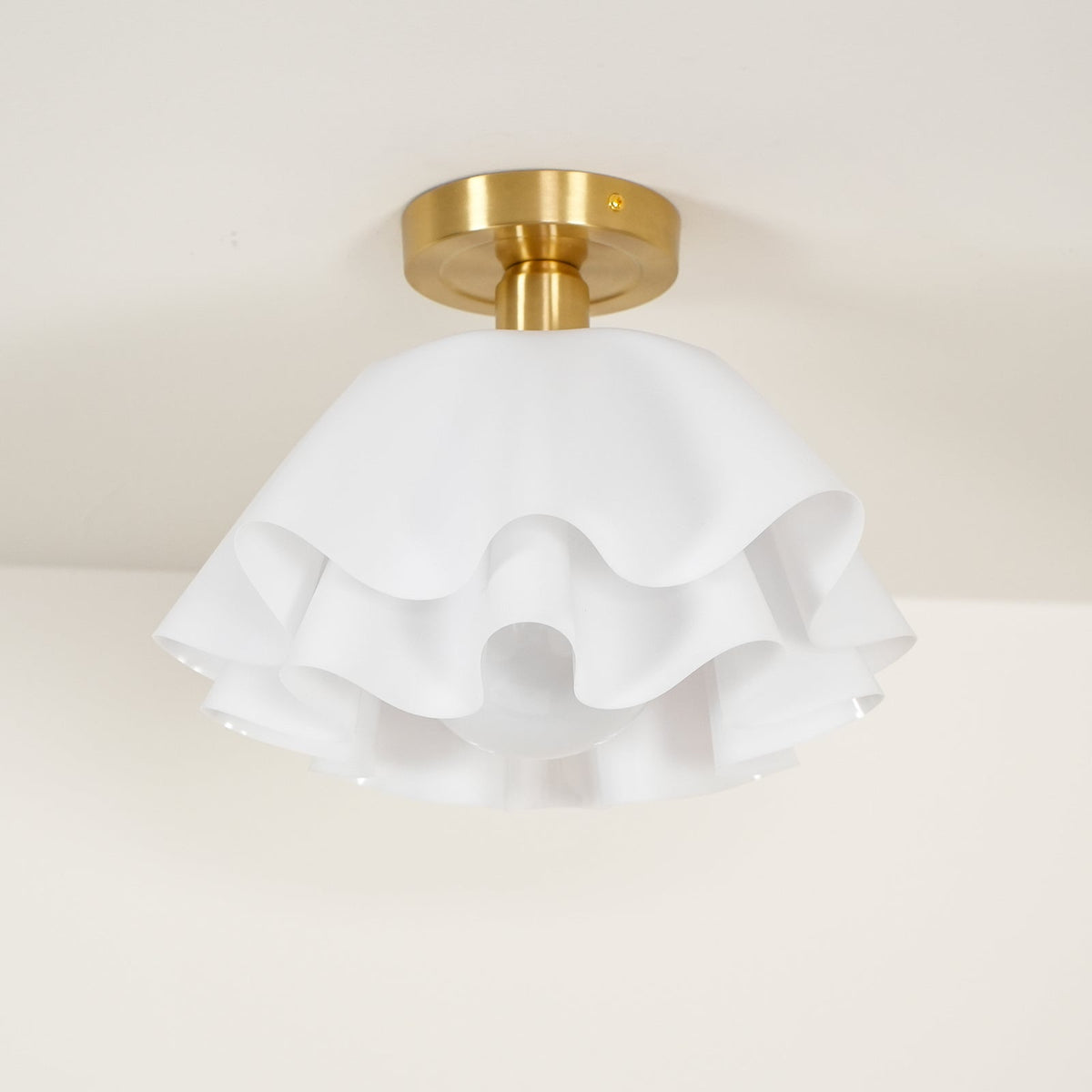 Menro-loftslampe formet som en blomst