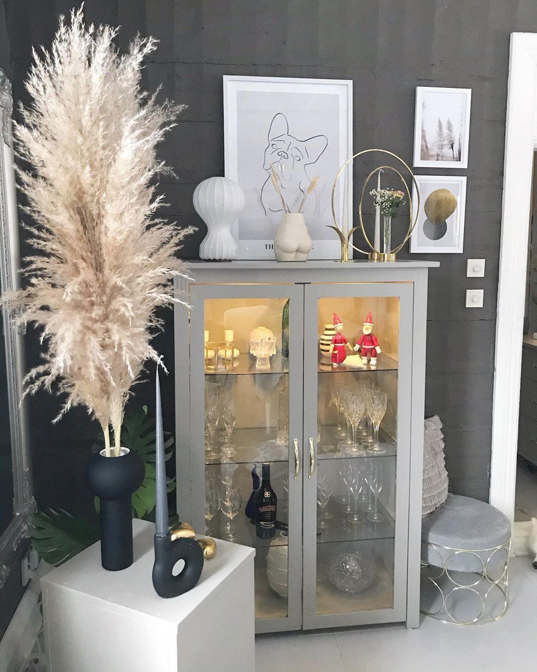 Lirove skulptural bordslampa i stål