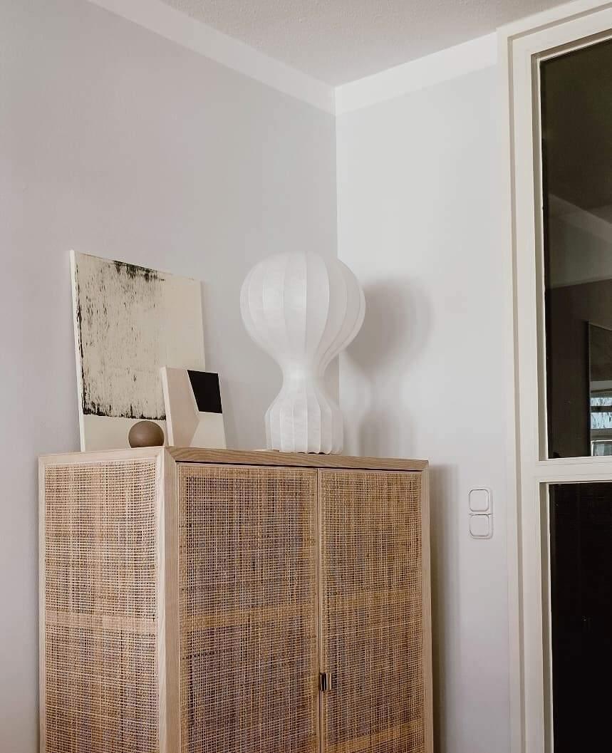 Lirove skulptural bordslampa i stål