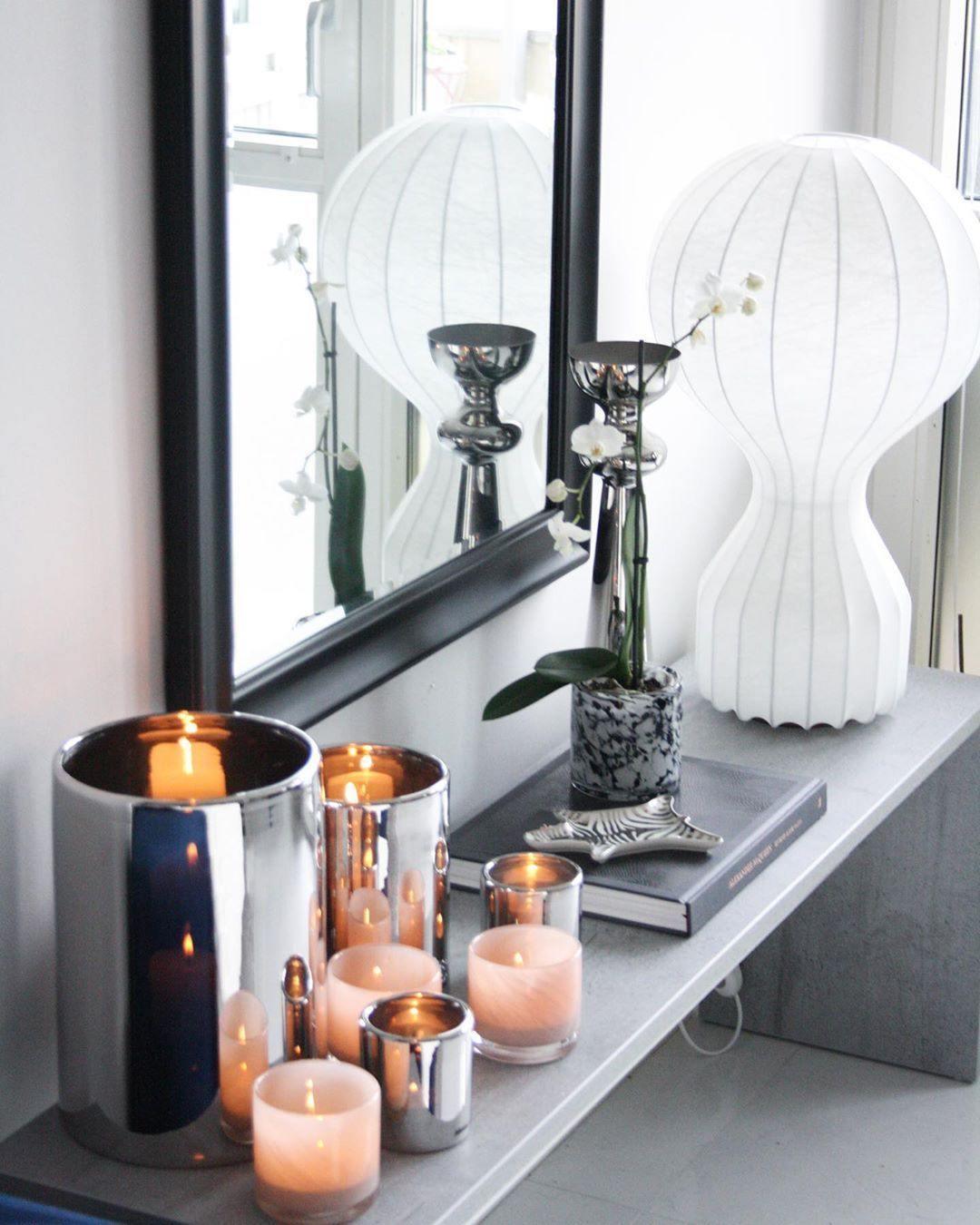 Lirove skulptural bordslampa i stål