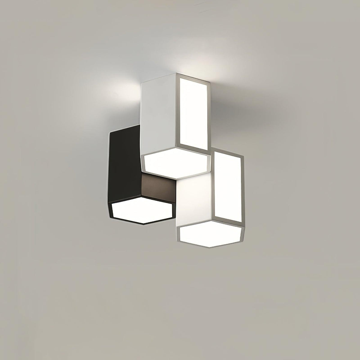 Ilthaisra loftslampe fra Geometric Collection