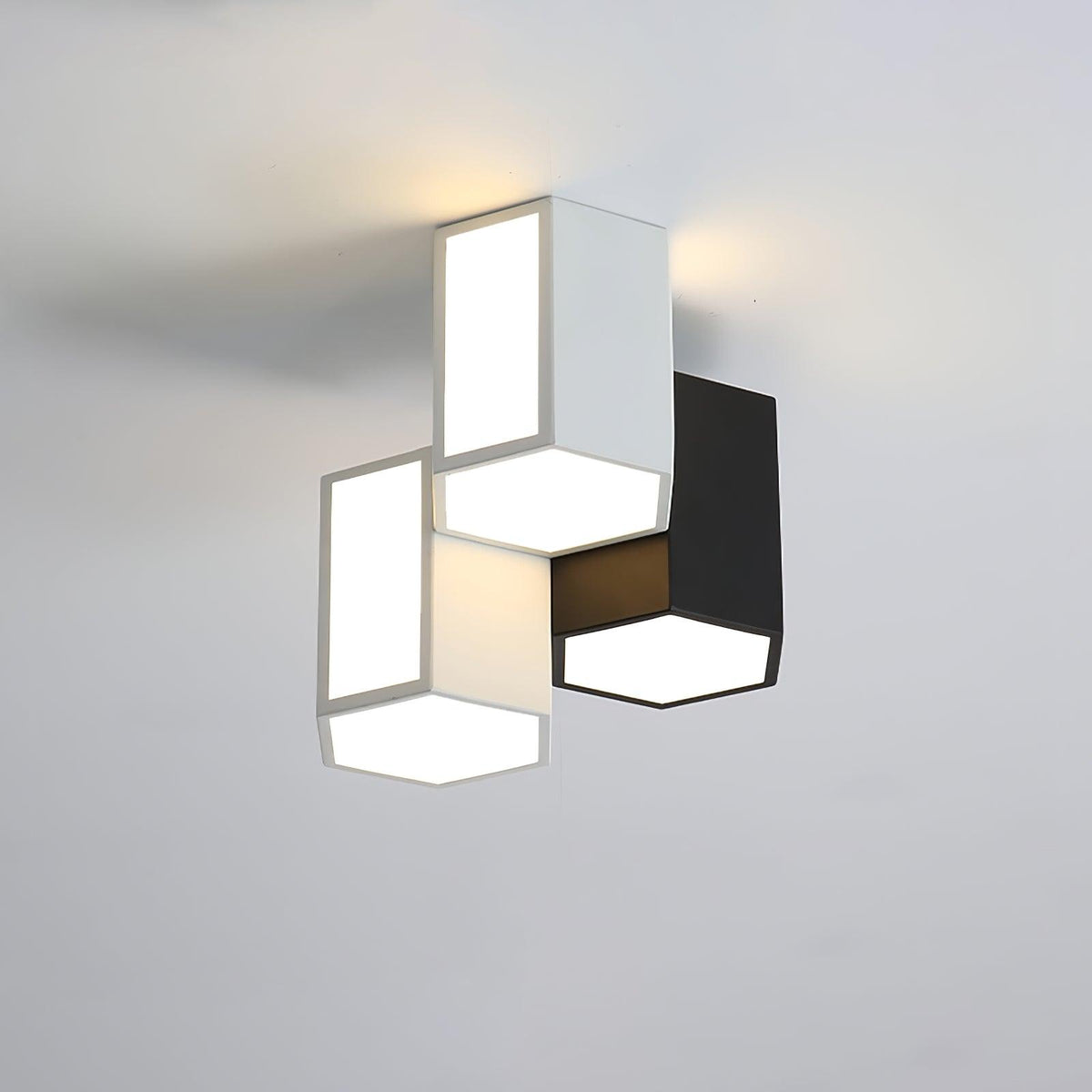 Ilthaisra loftslampe fra Geometric Collection
