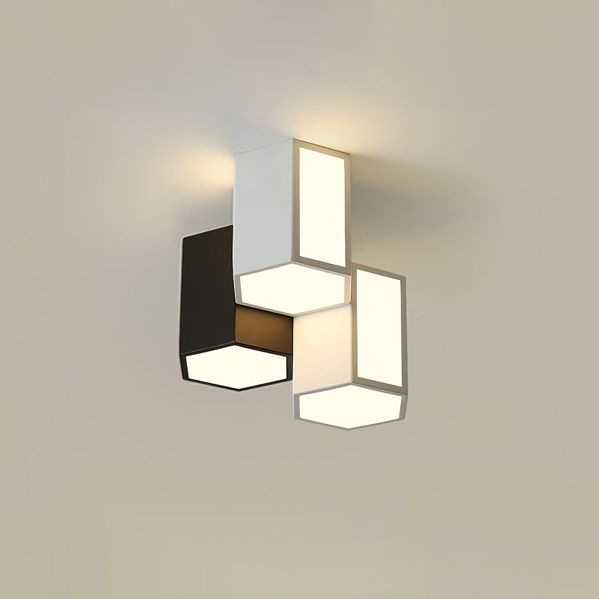 Ilthaisra loftslampe fra Geometric Collection