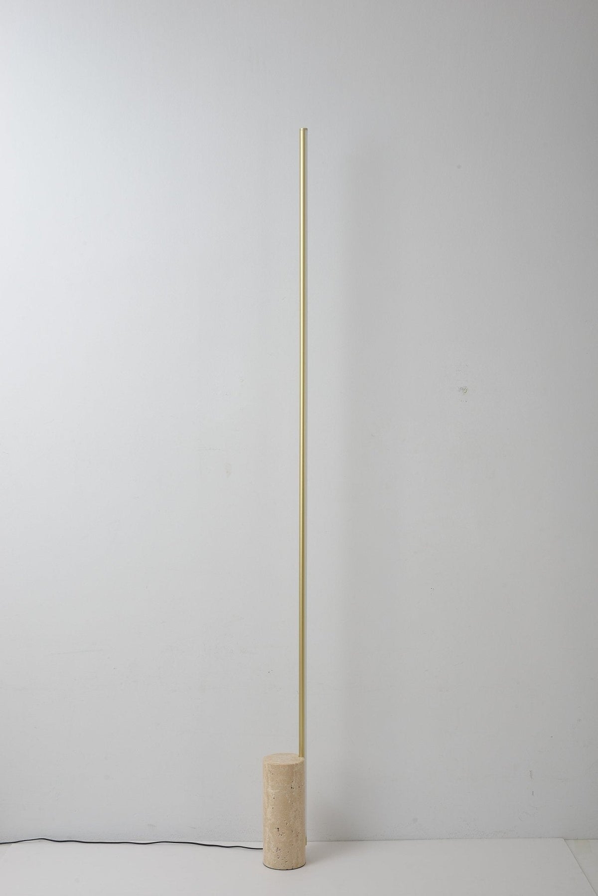 Candeeiro de pé geométrico linear