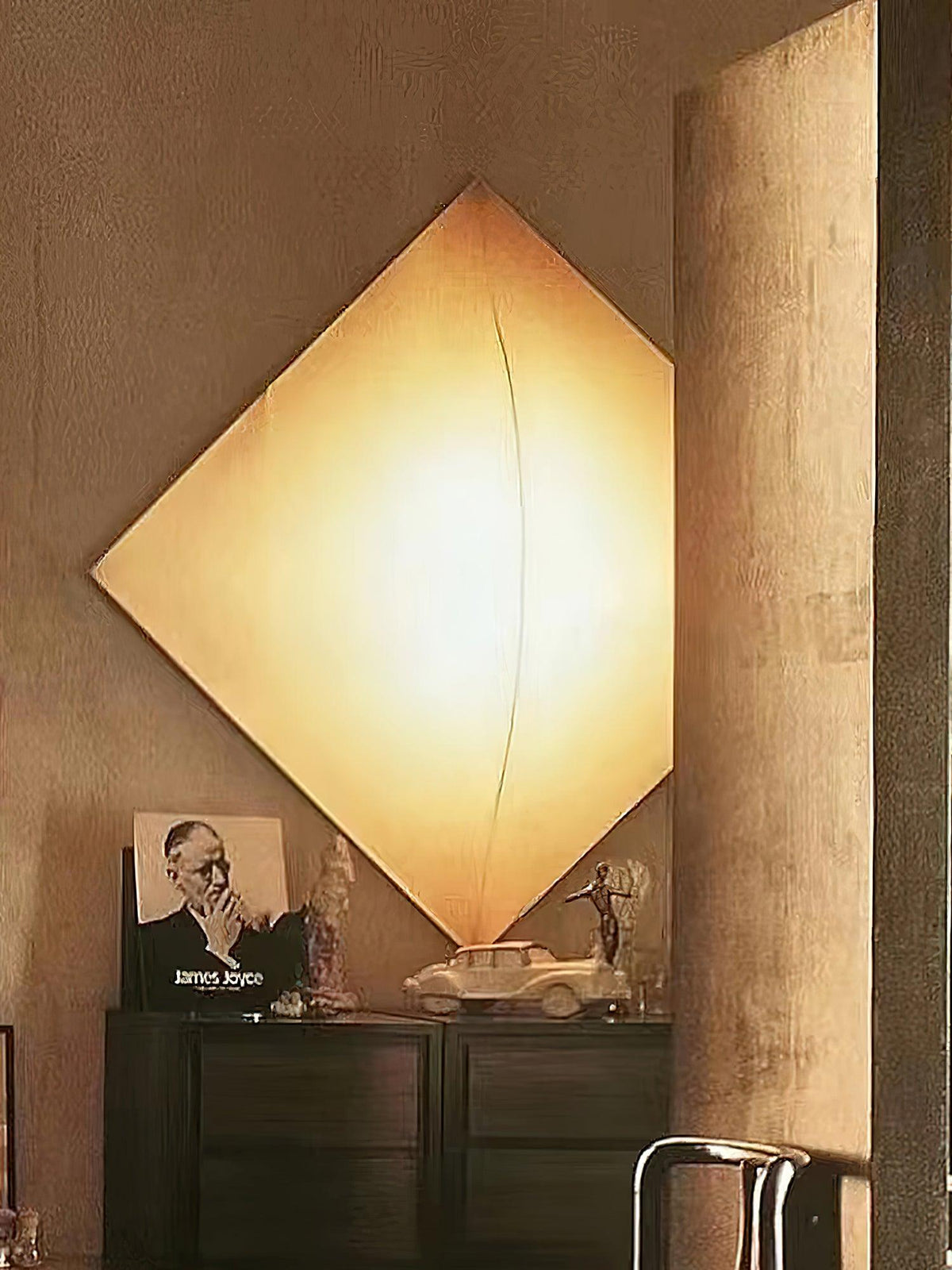 Linivelia minimalistinen kangasseinävalaisin