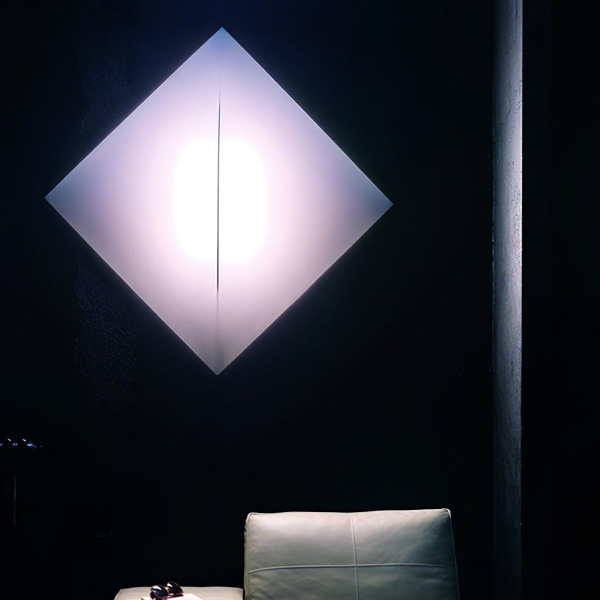 Linivelia minimalistinen kangasseinävalaisin