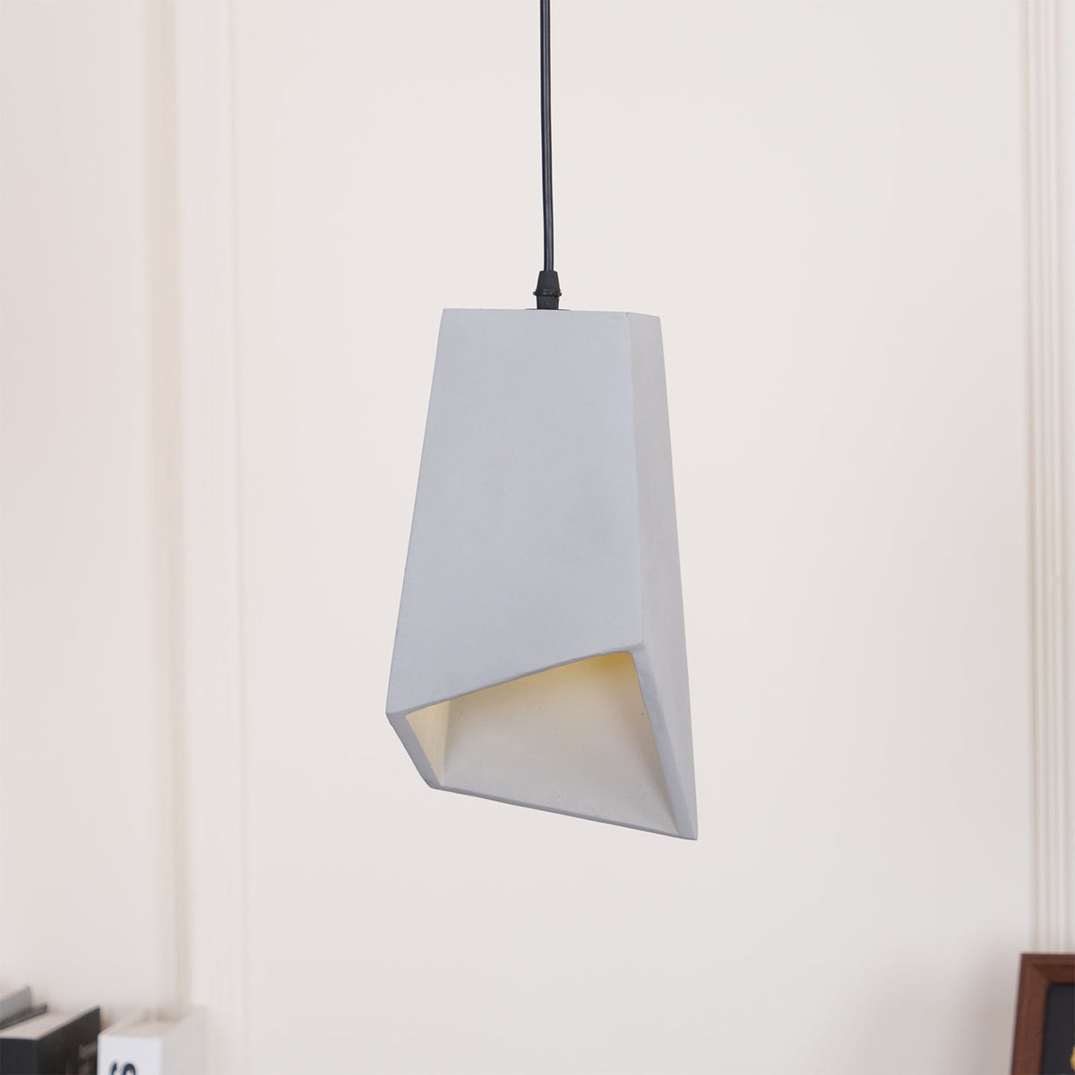 Candeeiro suspenso industrial Geo em cimento