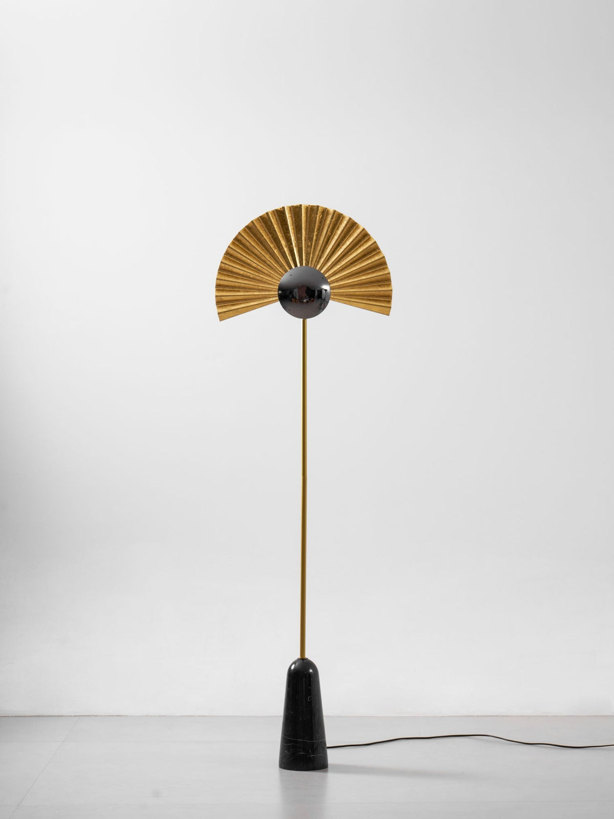 Candeeiro de pé Solvaar Gilded Fan