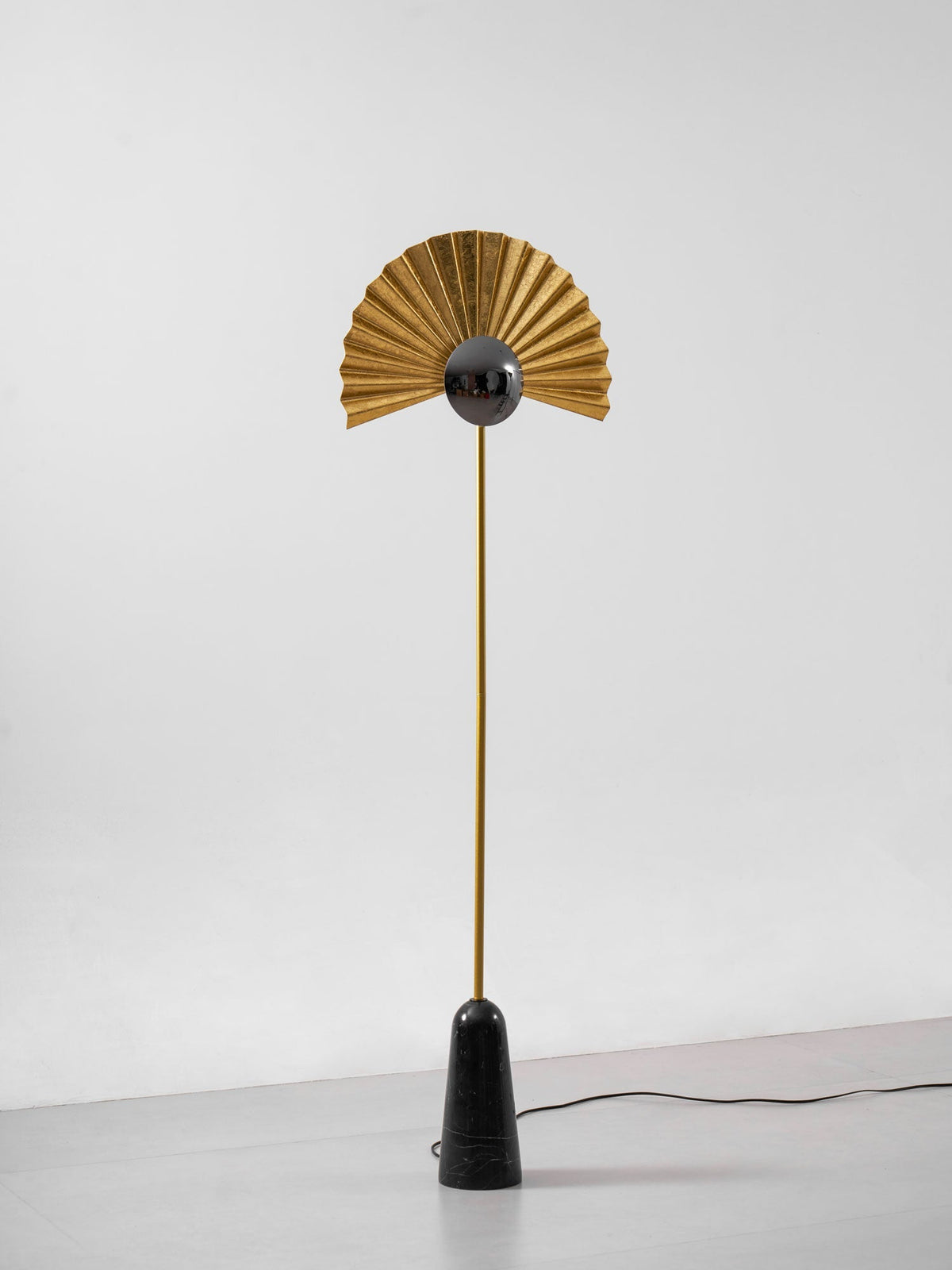 Candeeiro de pé Solvaar Gilded Fan